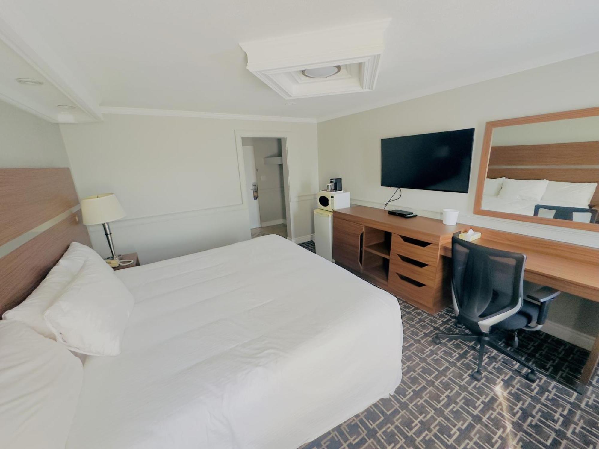 Baymont By Wyndham Edson Hotel Bagian luar foto