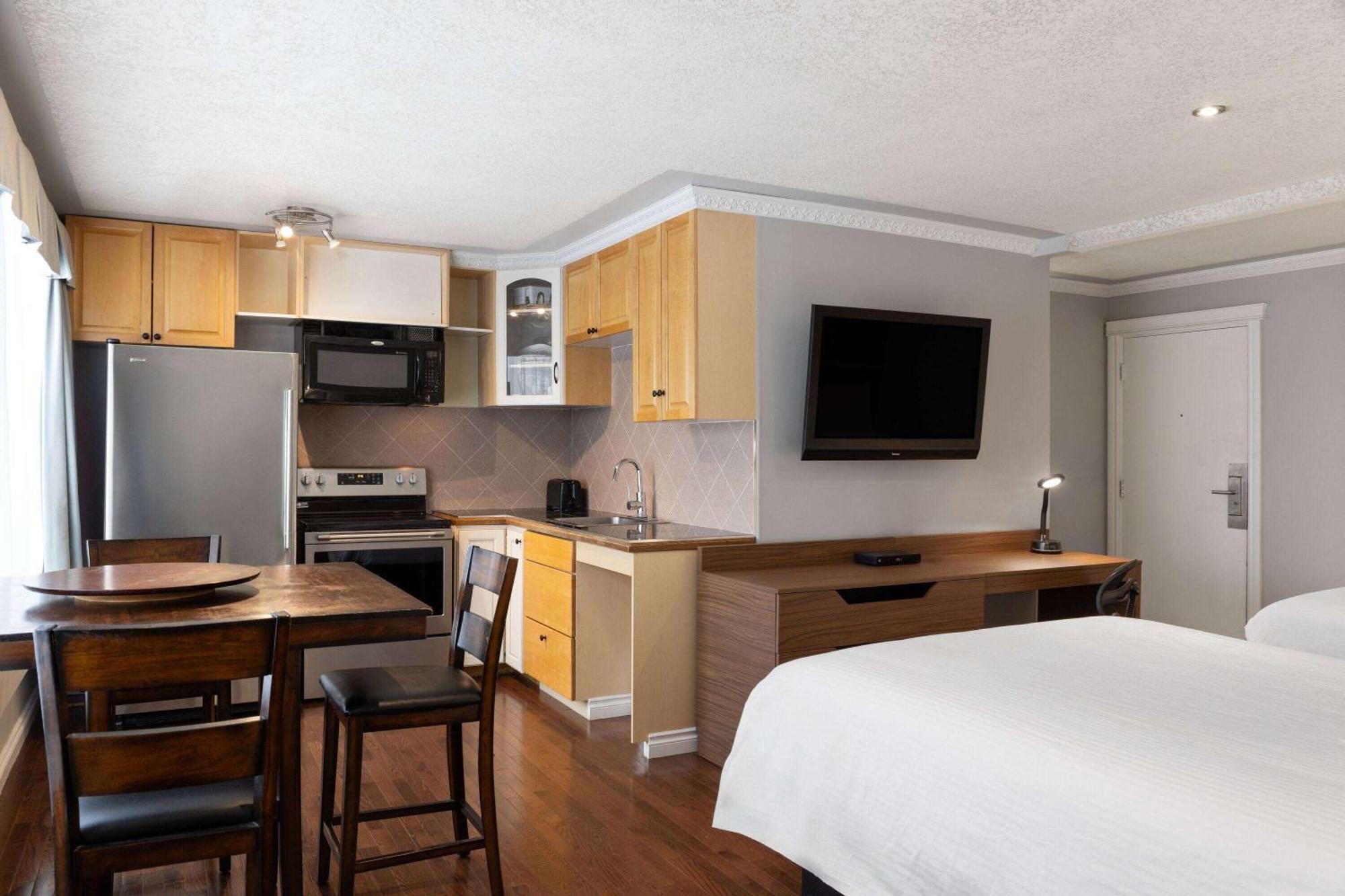 Baymont By Wyndham Edson Hotel Bagian luar foto