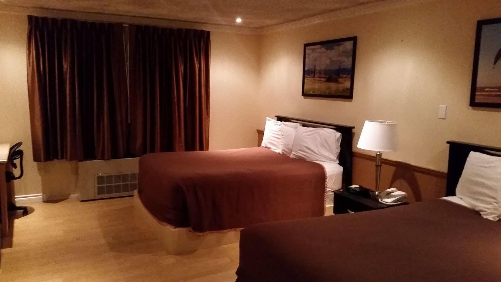 Baymont By Wyndham Edson Hotel Bagian luar foto